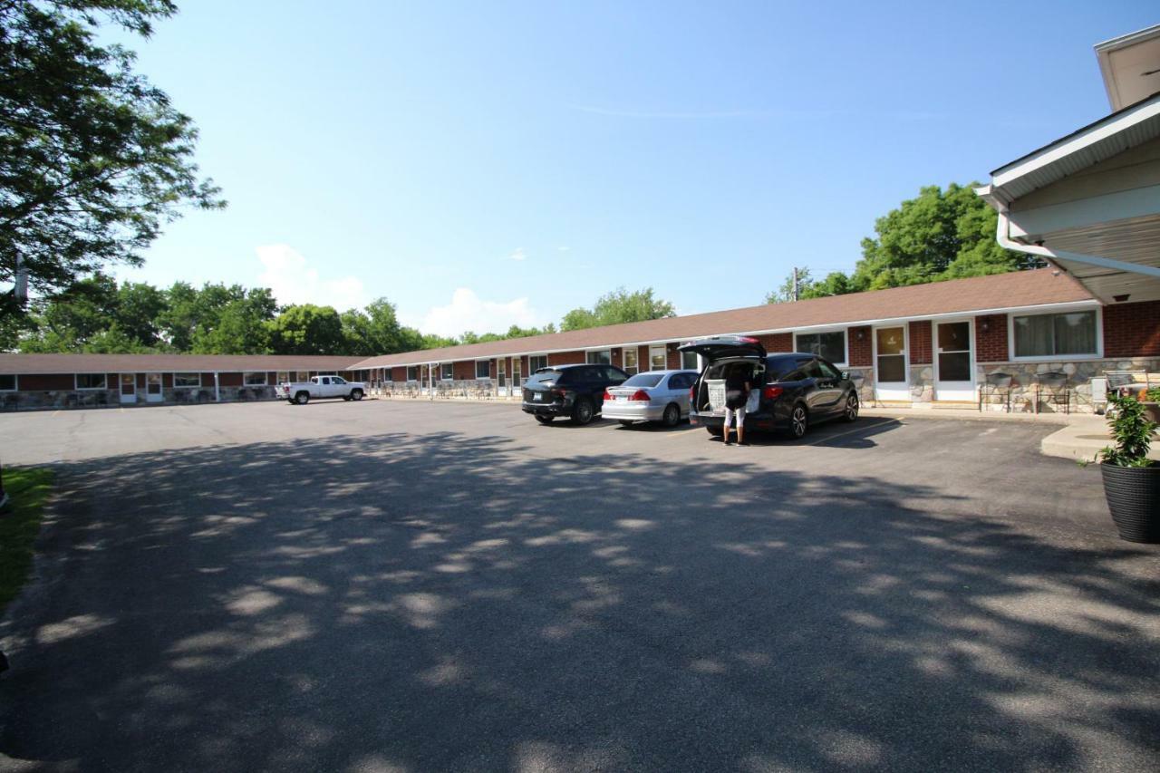 Rogers Motel Smiths Falls Exterior foto